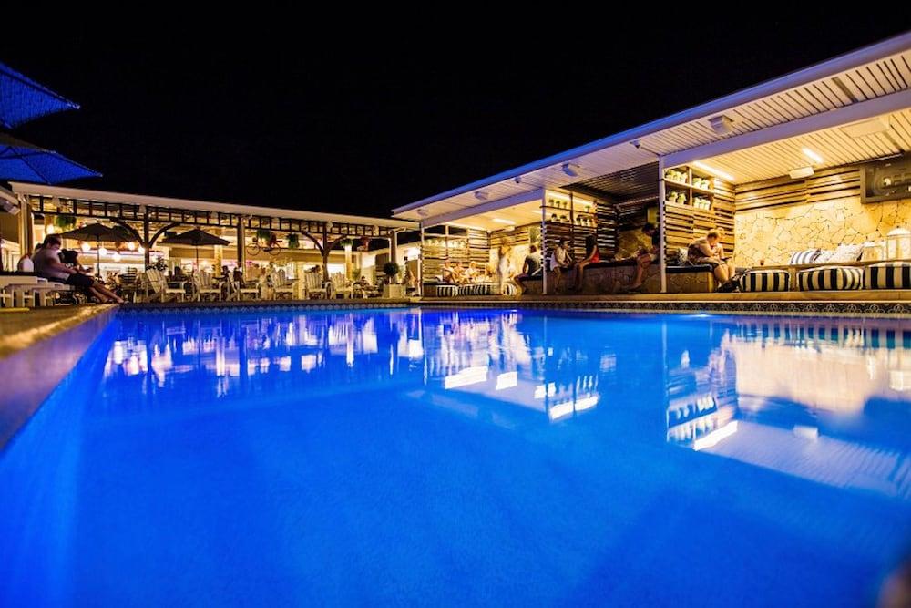 แรมบิวแทน รีสอร์ต Hotel ทาวน์วิล ภายนอก รูปภาพ